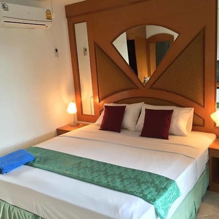 Waree'S Guesthouse Phuket Eksteriør billede